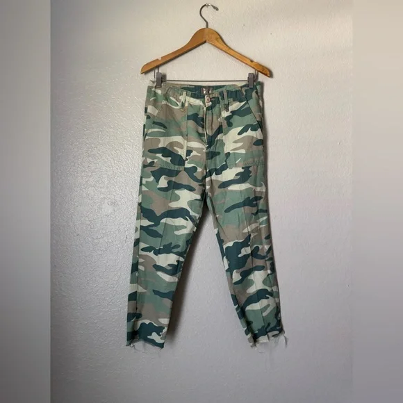 MOTHER The Shaker Chop Crop in Blue Green Camo - Picture 5 of 6